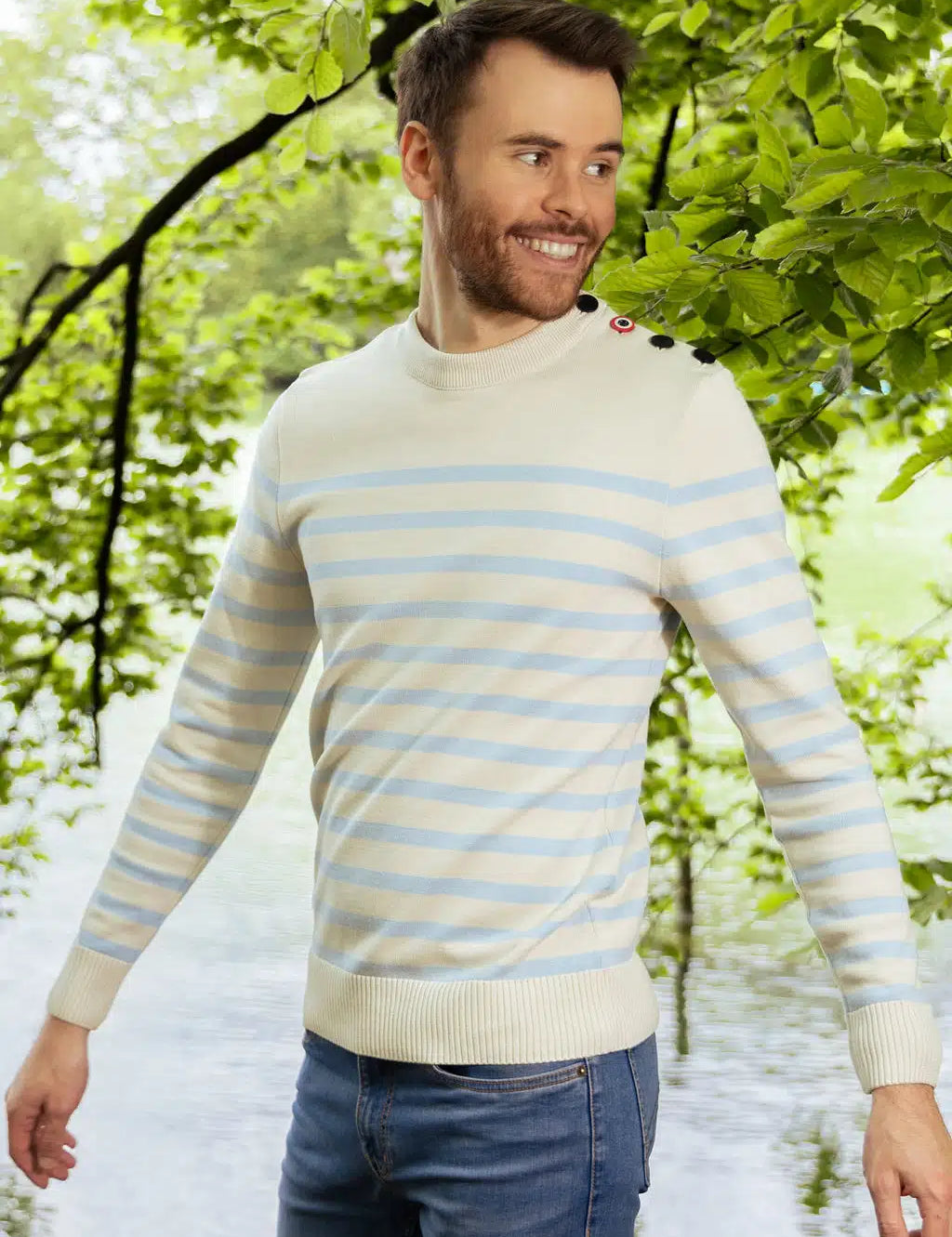 Pull-Le-matelot-Homme-raye-bleu-et-beige-exterieur_jpg.webp